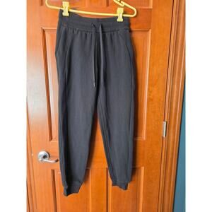 lululemon Scuba High-Rise Cropped Jogger Size 4 Black